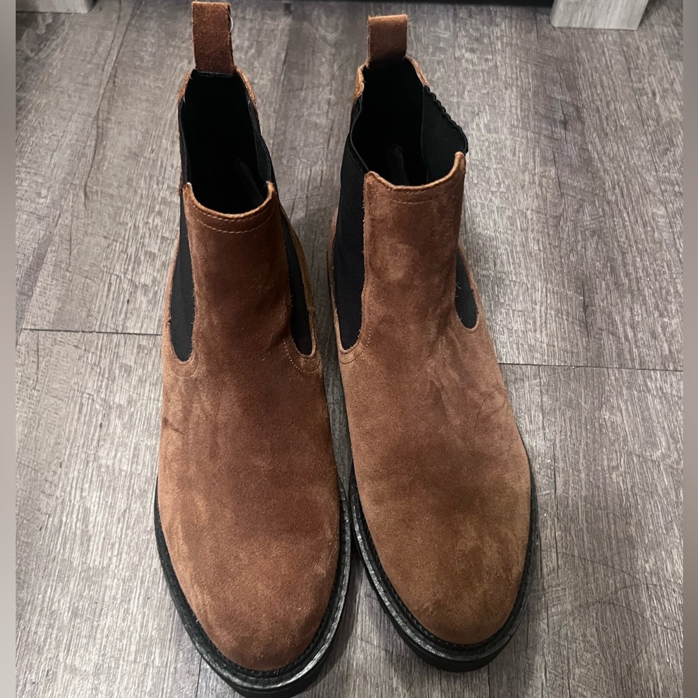 Caslon Chelsea boots
